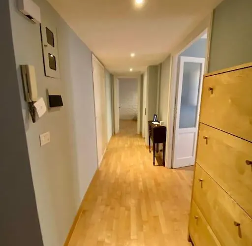 Lovely Apartment Near Metro A Re Di Roma