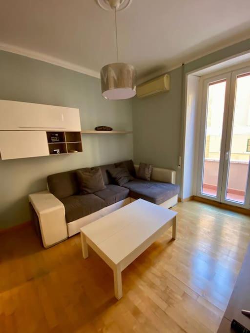 Lovely Near Metro A Re Di Apartment